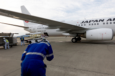 飛行機をお見送り